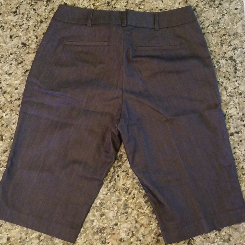 🆕 NY&Co Bermuda Short - Picture 8 of 8